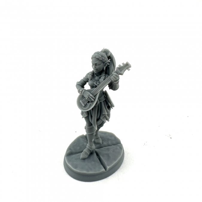 RPR 07124: Ryelle Rainheather, Elf Bard - Dungeon Dwellers (Alternate Sculpt)