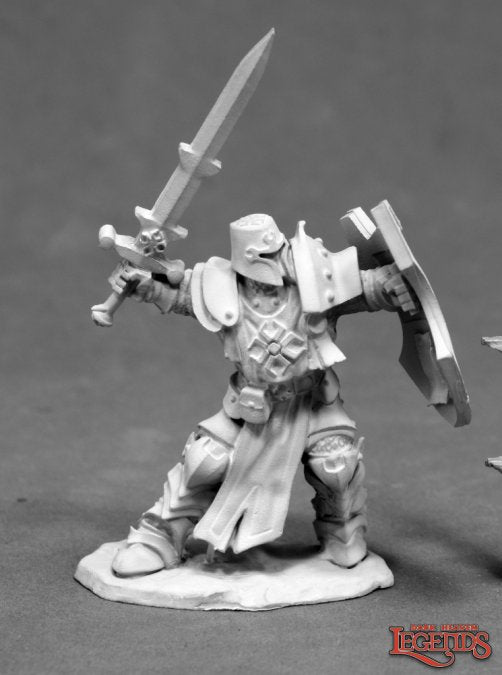 RPR 03828: Crusader Champion (Sword and Shield) - Dark Heaven