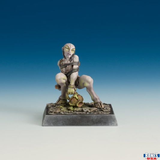 RPR 30242: Female Chaos Cultist - Reaper Legends